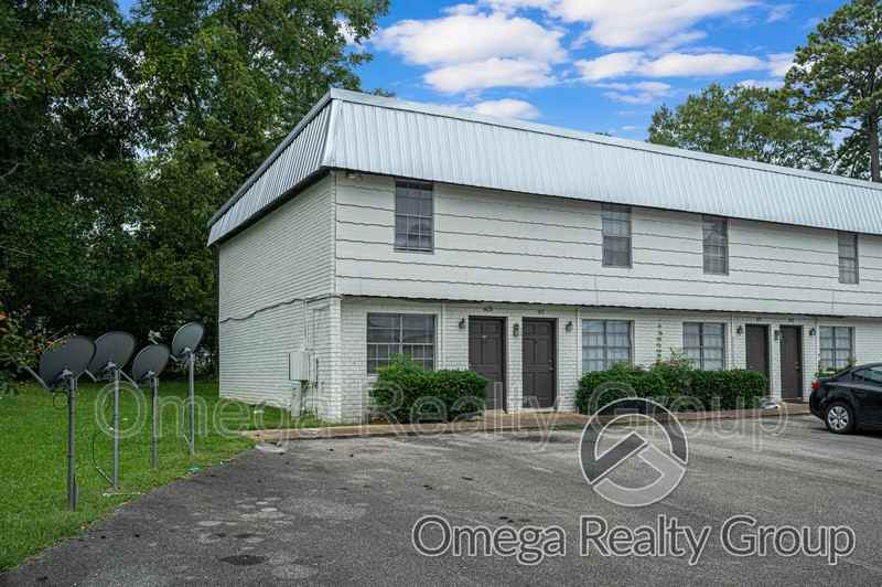 425 Oakwood Ave #409