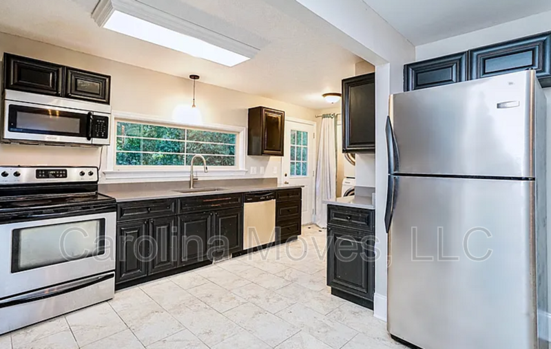 133 Cleveirvine Ave - Photo 3 of 12