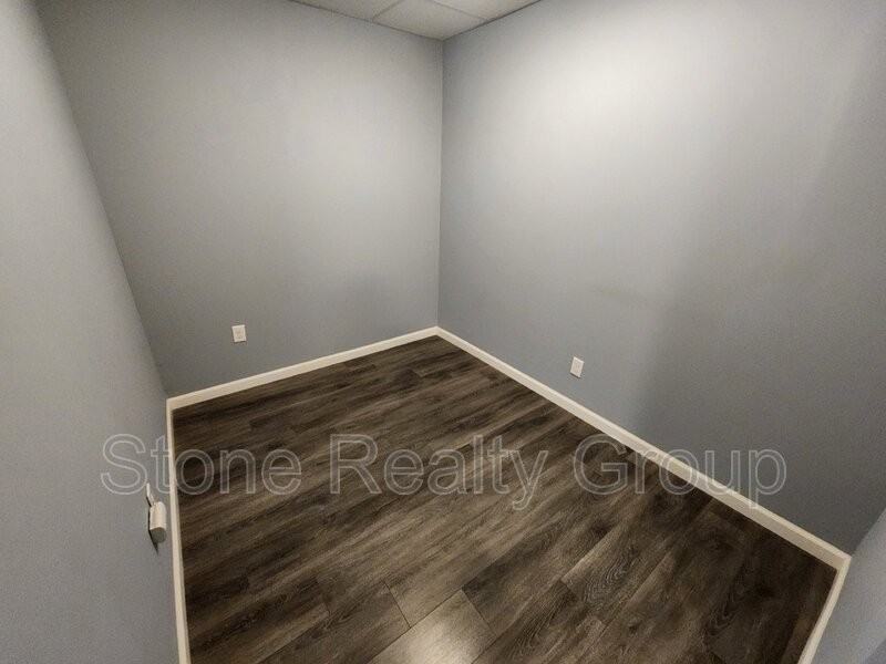 2333 N 14th St #5 - Photo 3 of 7