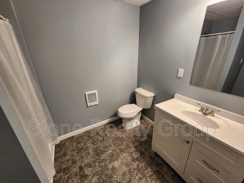 2333 N 14th St #5 - Photo 6 of 7