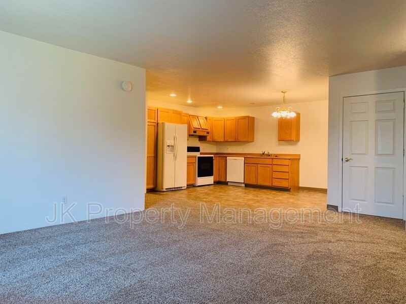 1613 Sand Ct #08 - Photo 4 of 14