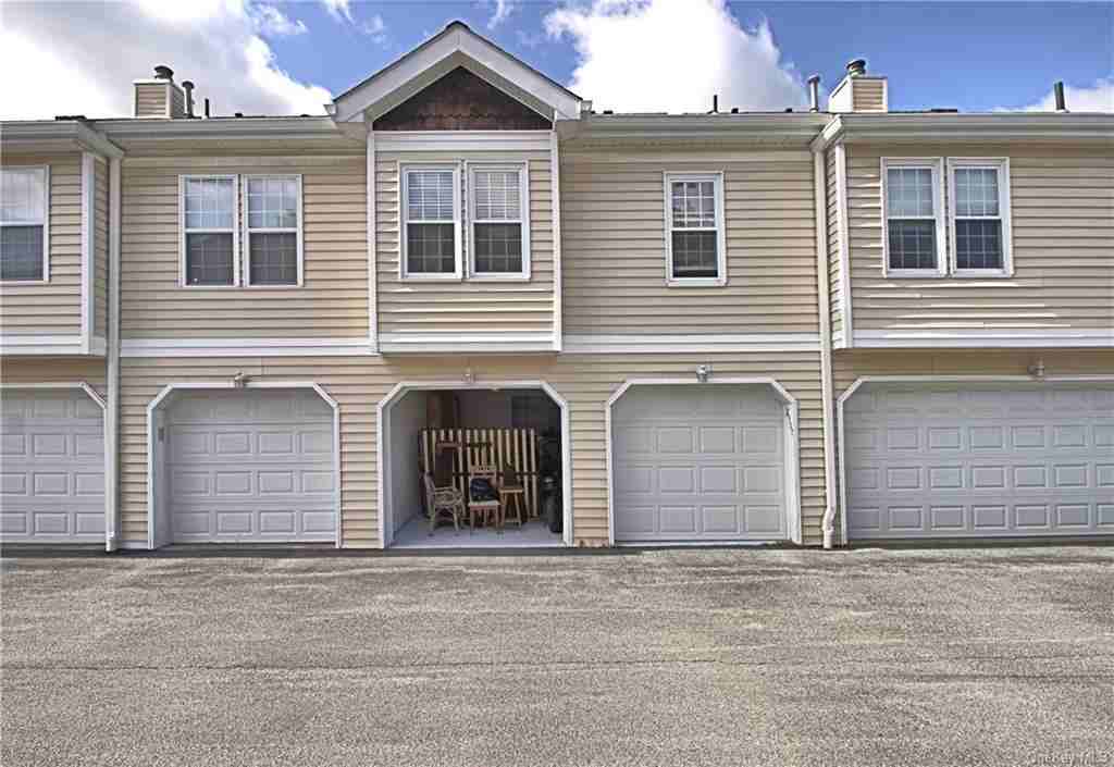 2507 Whispering Hls - Photo 2 of 36