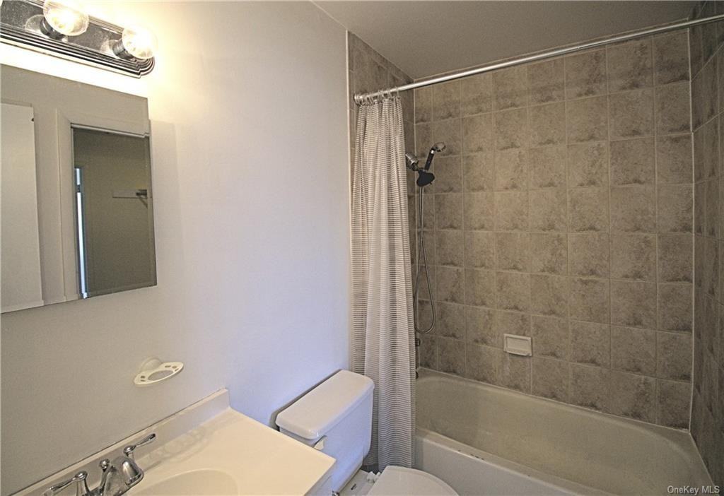 2507 Whispering Hls - Photo 4 of 36