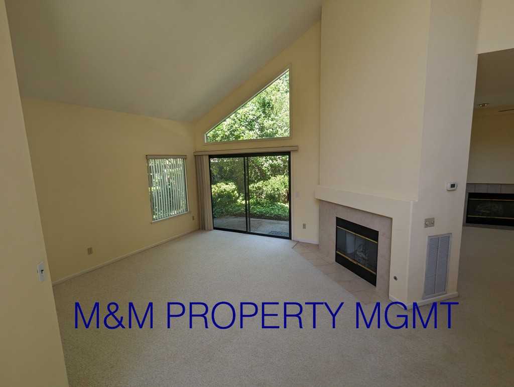 2050 Campton Cir - Photo 2 of 22