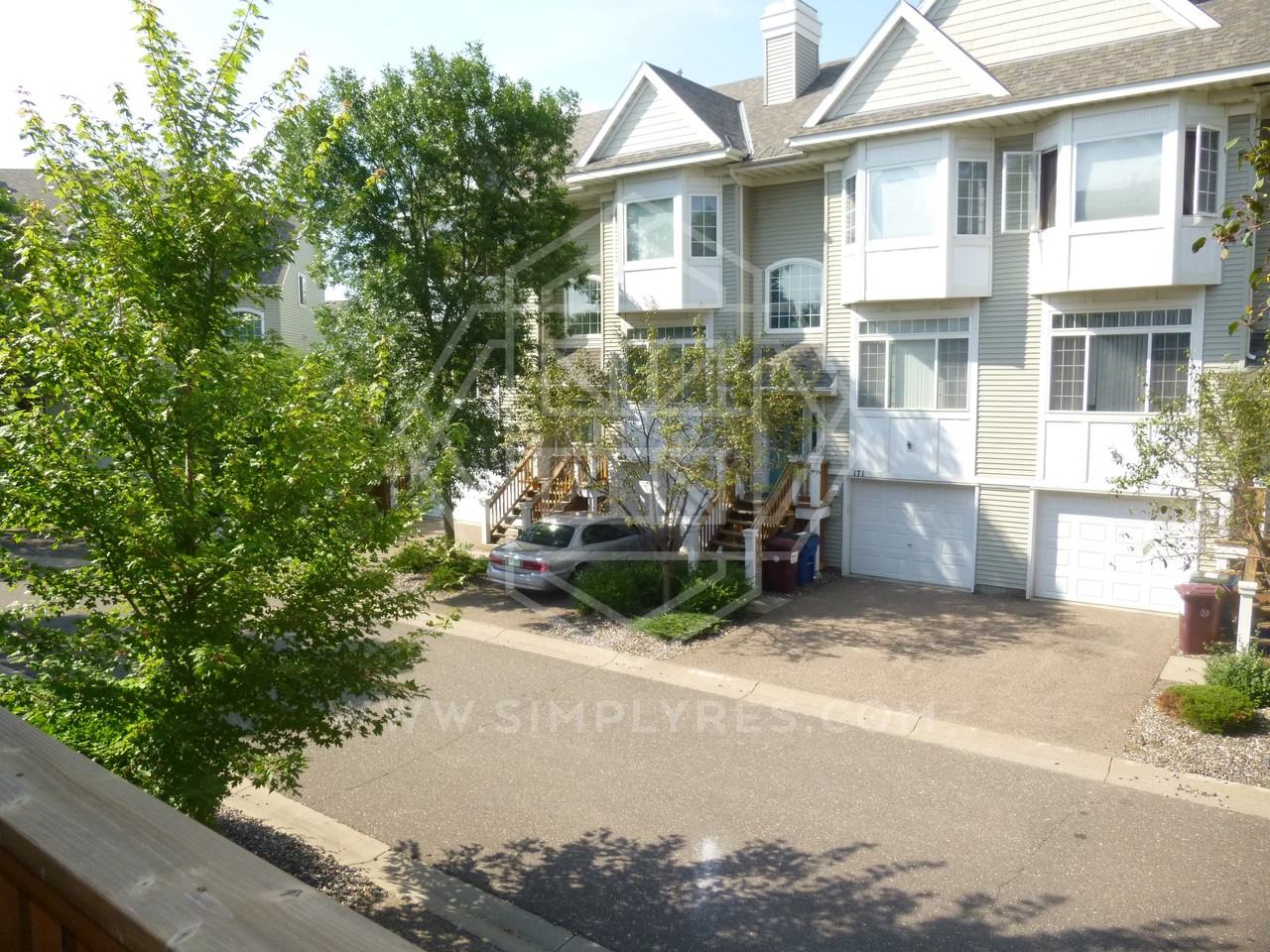 174 Christenson Ct Ne - Photo 2 of 20