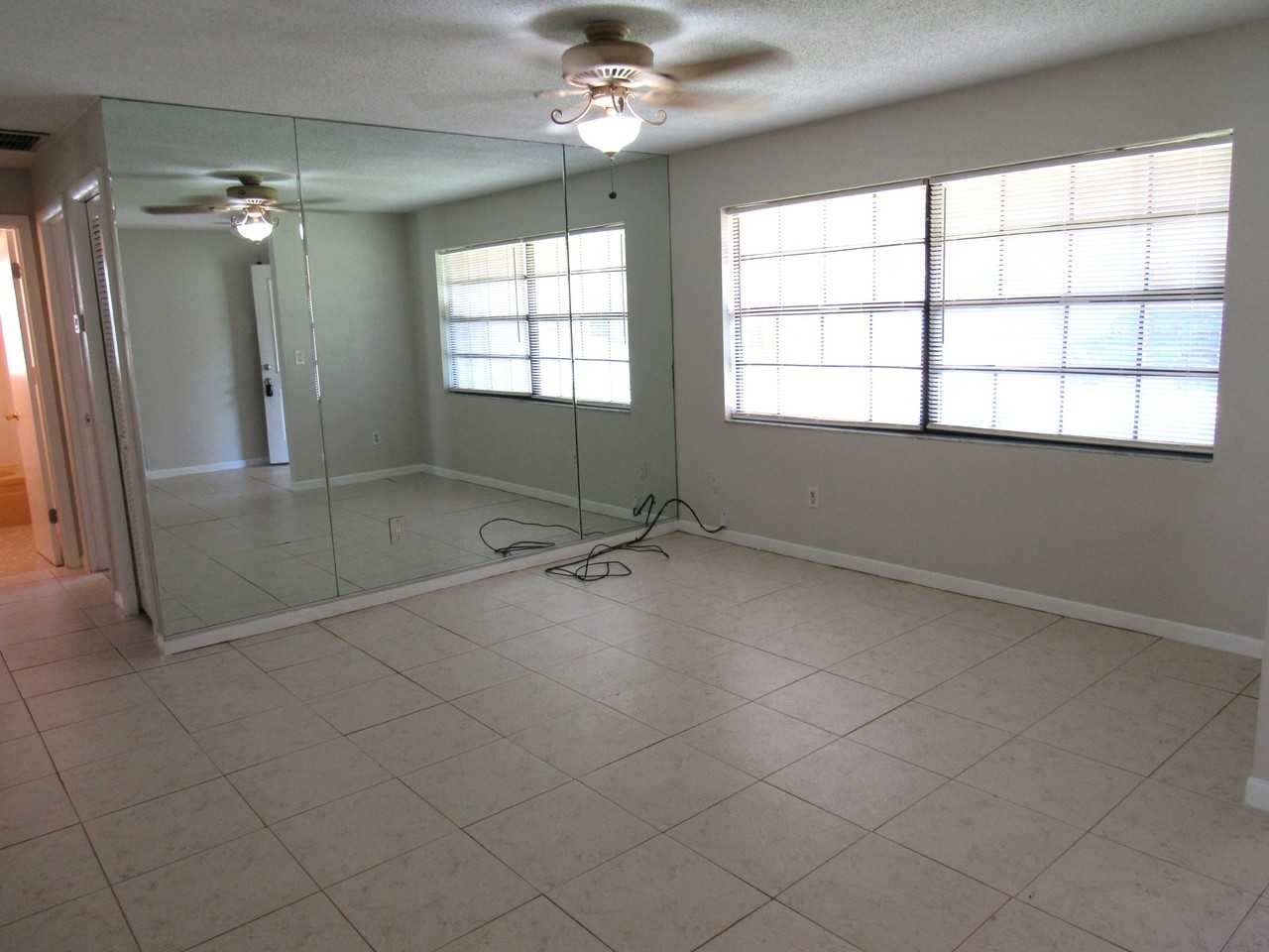 961 Whiporwill Dr - Photo 3 of 12