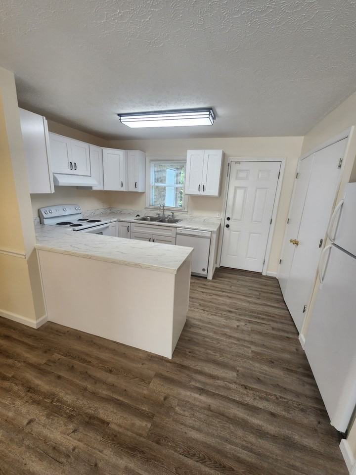 1840 Woodland Ave - Photo 3 of 9