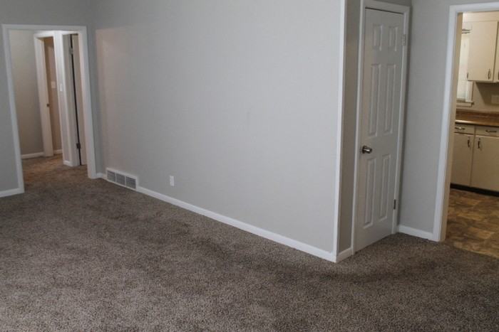 1302 S Main St - Photo 3 of 13