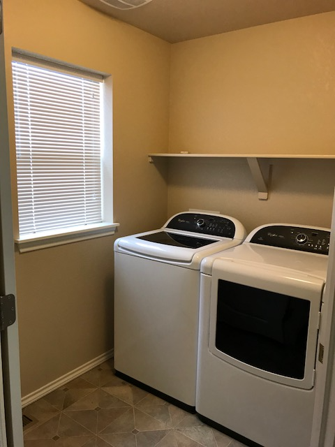 2121 Saison St - Photo 6 of 9