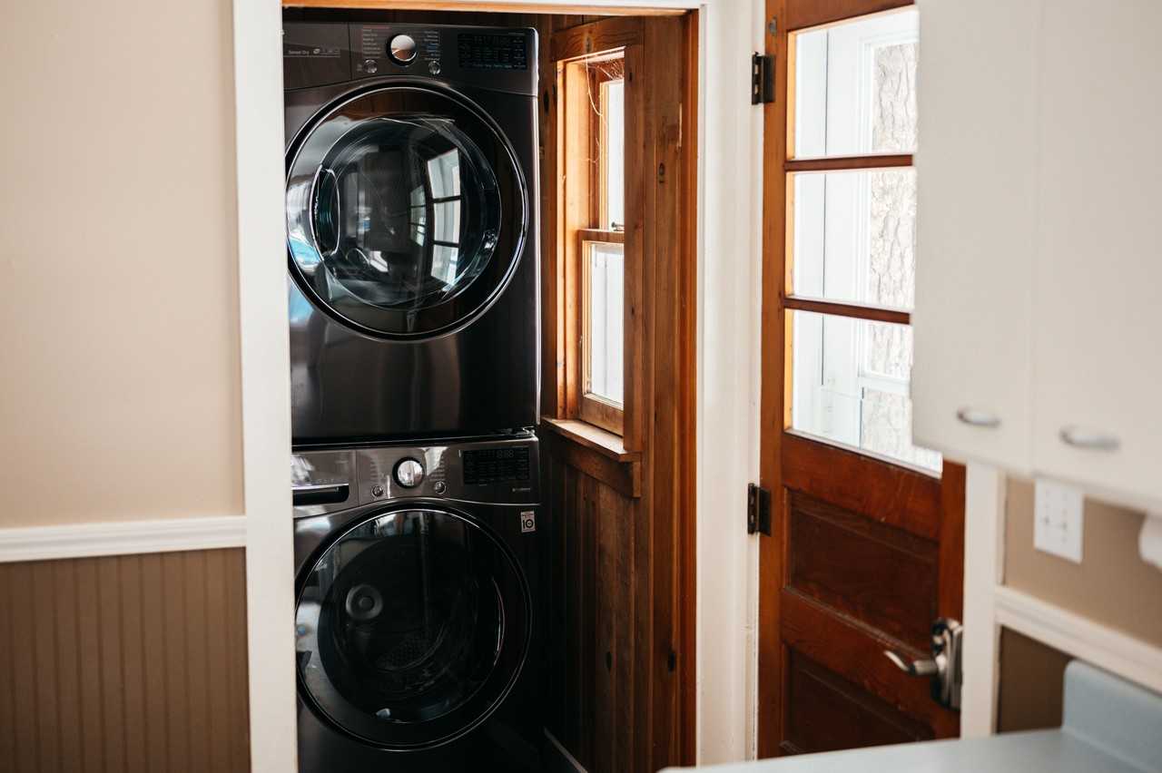 586 Applegate Dr #NA - Photo 2 of 19