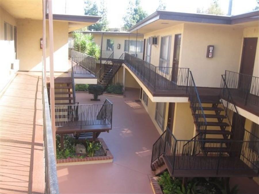 Arch Sunset Apartments - Photo 6 of 15