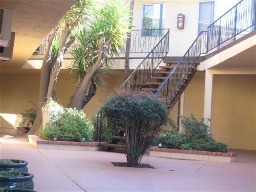 Arch Sunset Apartments - Photo 7 of 15