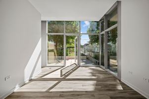 featured image of 3740 N Halsted St