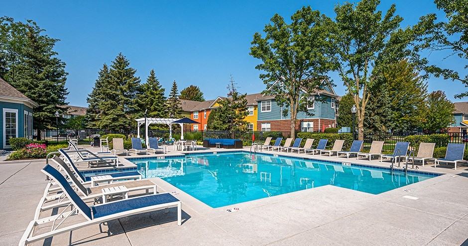 Glenmuir Of Naperville - Photo 2 of 38