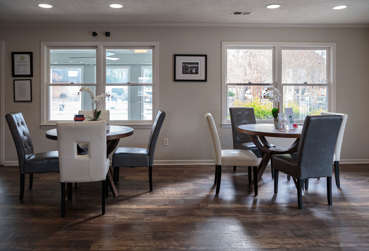 Paris Park - Photo 7 of 112