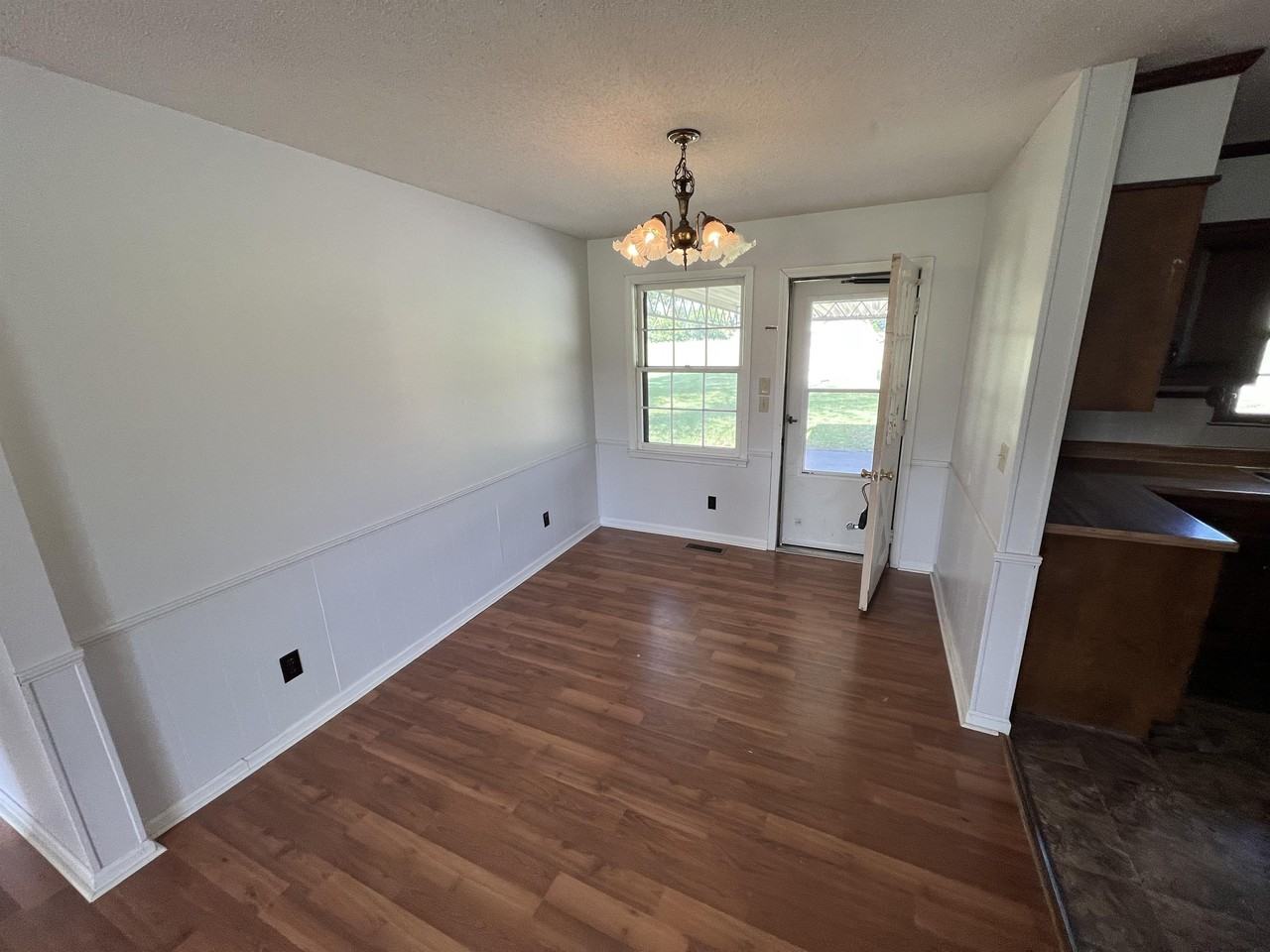 1060 Martin Ln #1 - Photo 4 of 8