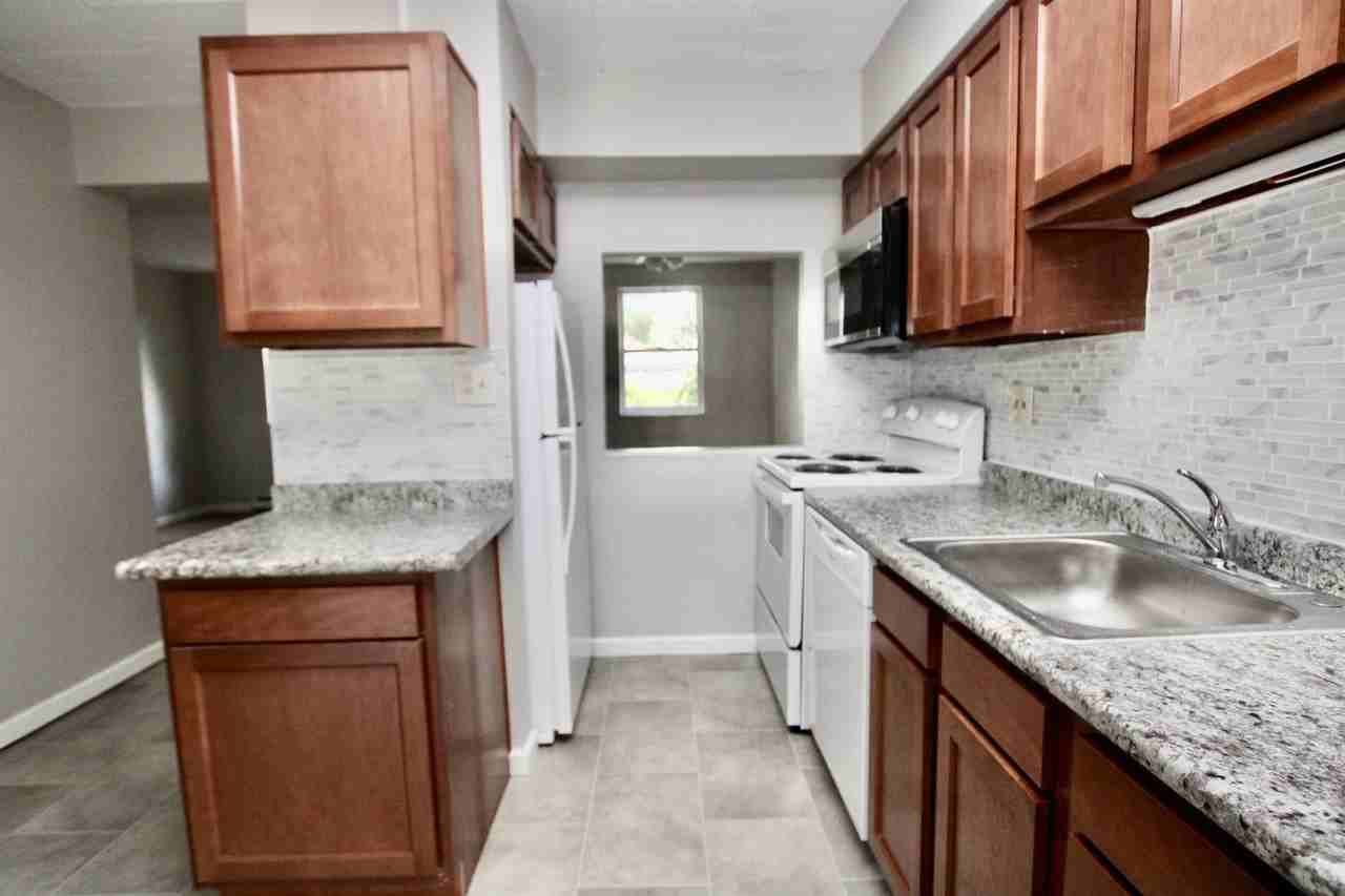 190 190 SYCAMORE DRIVEAPT 201 #201 - Photo 2 of 8