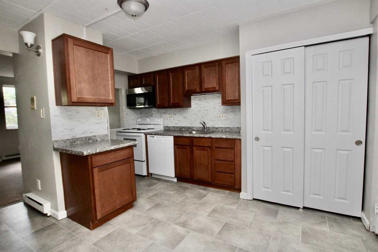 190 190 SYCAMORE DRIVEAPT 201 #201 - Photo 5 of 8