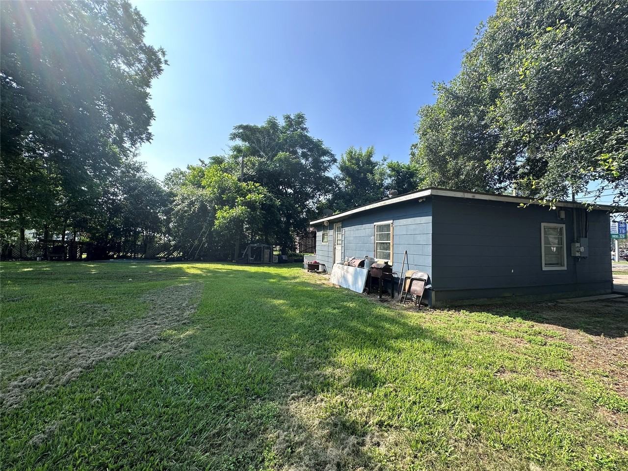 406 N Wharton St - Photo 3 of 21