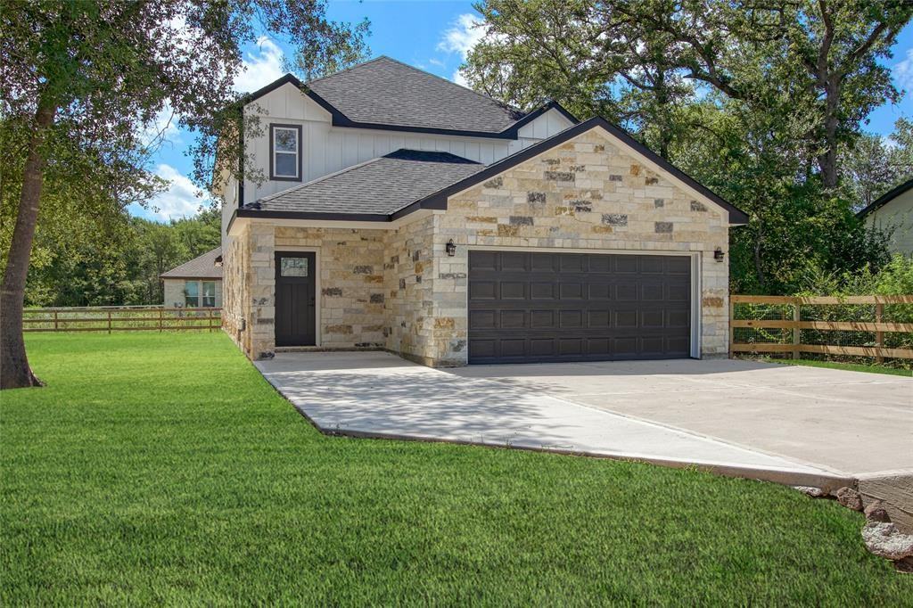 24779 Roscommon - Photo 2 of 43