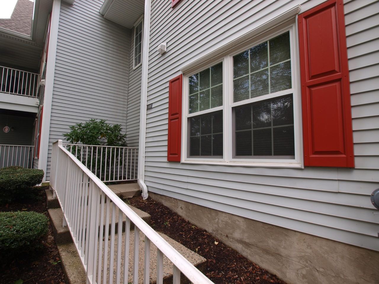 5007 Tudor Dr - Photo 3 of 17