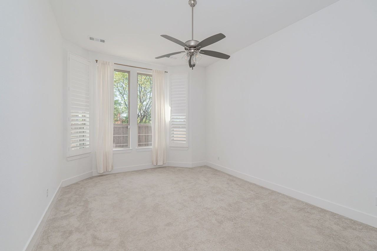 720 Wycliffe Dr #1 - Photo 7 of 22