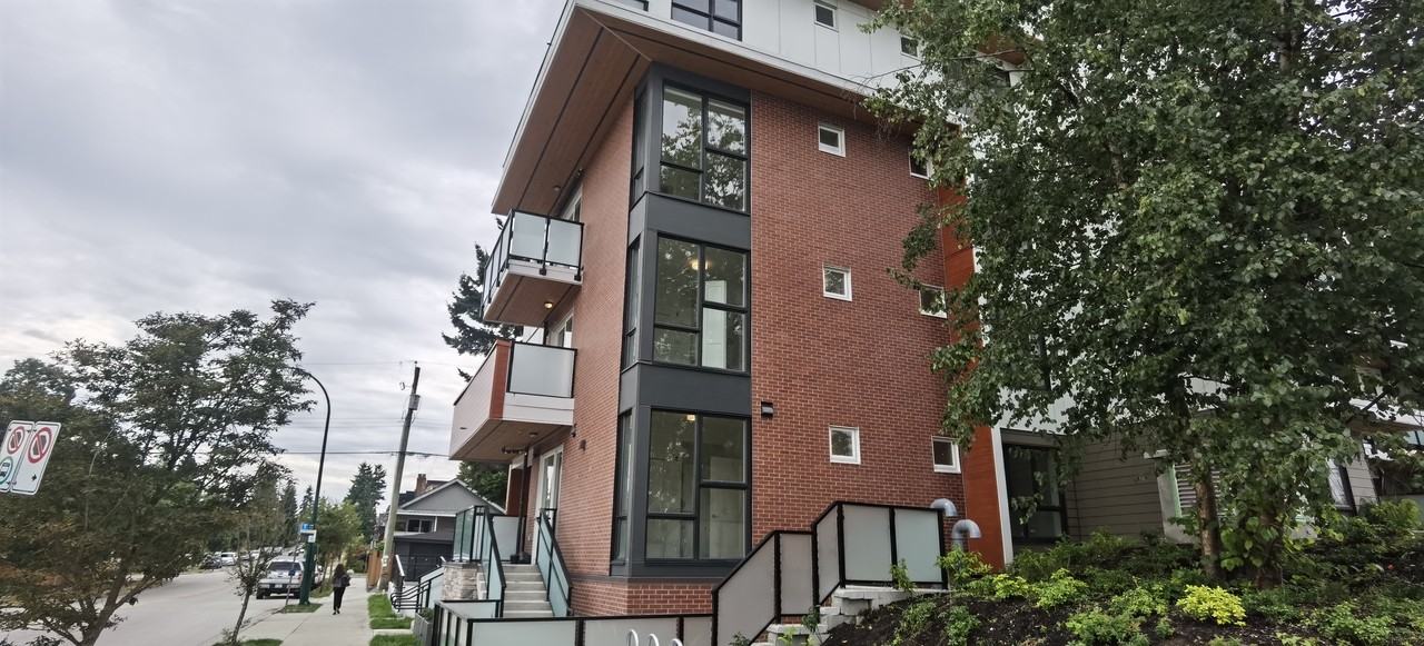 4933 Clarendon Street #312 - Photo 4 of 23