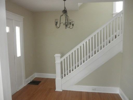 912 Main St - Photo 2 of 12