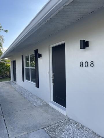 808 Se Degan Dr - Photo 3 of 25