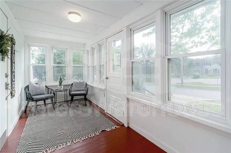 737 28th St - Photo 4 of 29