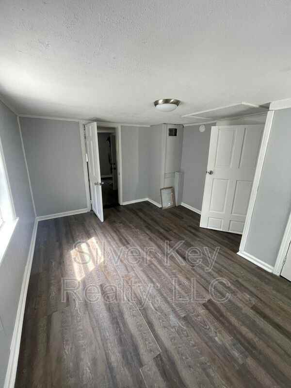 1209 Hilltop Dr Ne - Photo 5 of 8