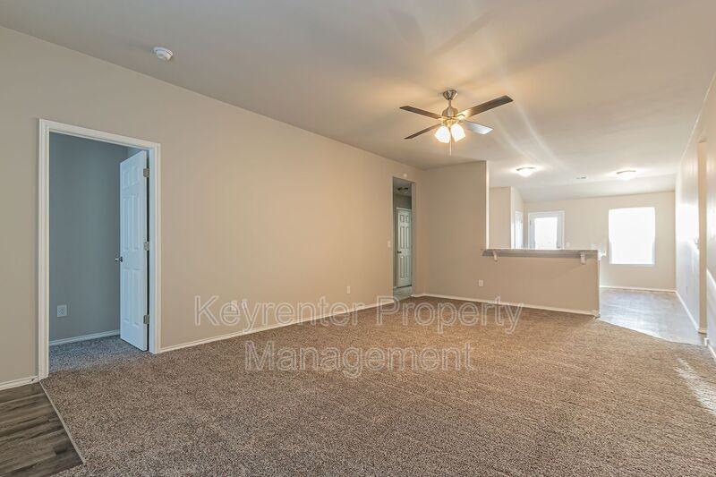 629 Fox Hollow Ct - Photo 3 of 25
