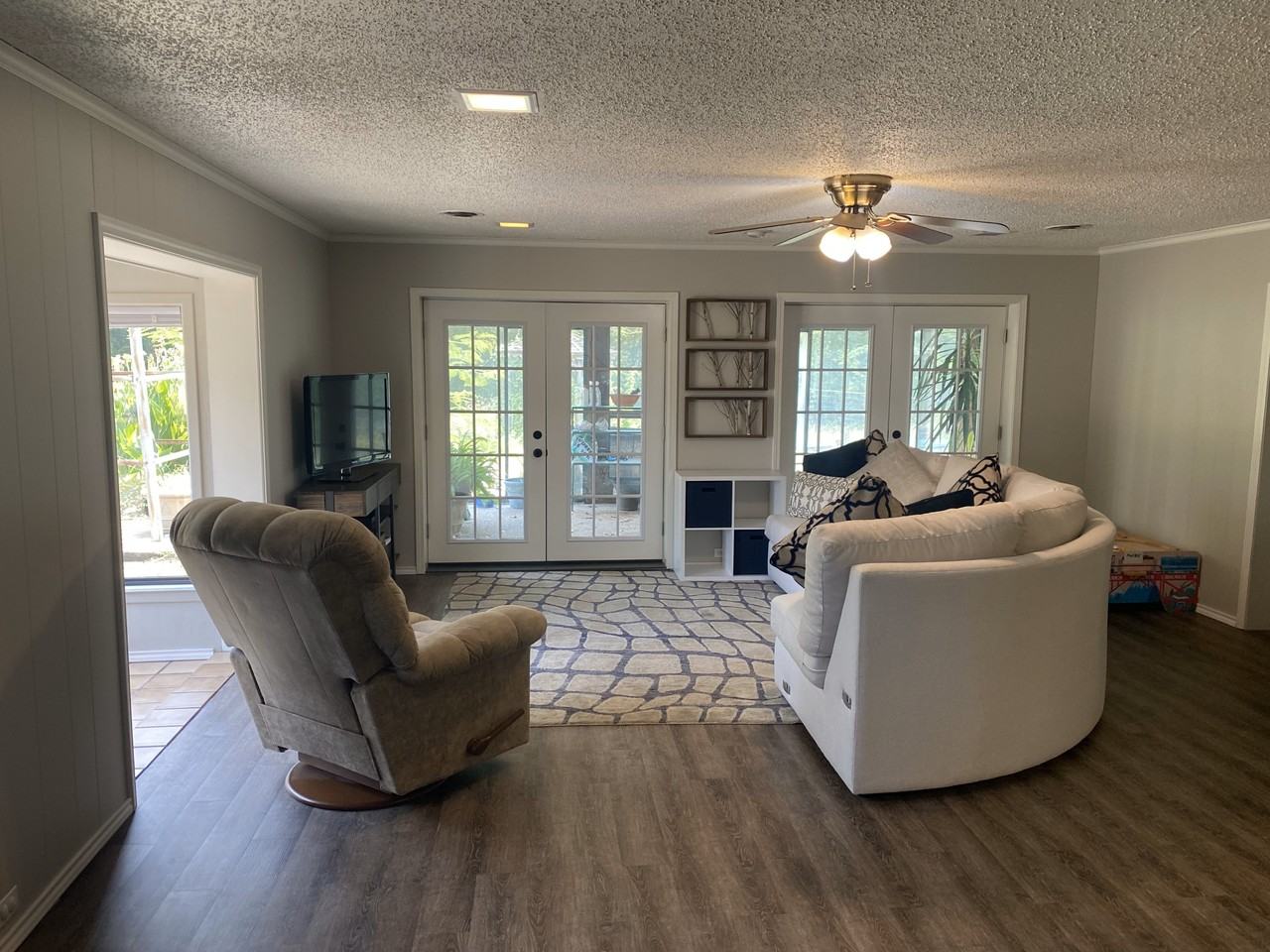 15587 E 490 Rd #NA - Photo 2 of 18