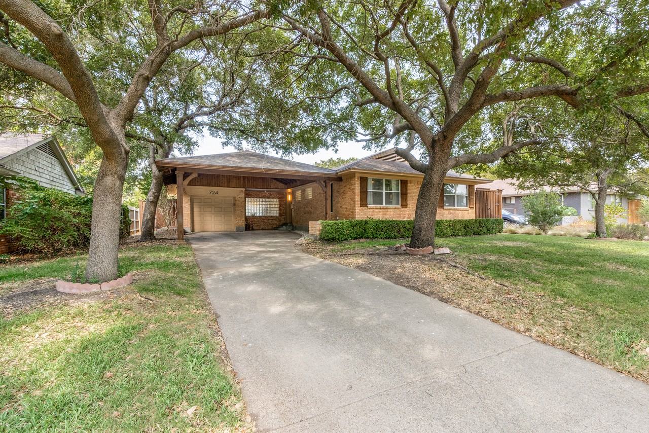 724 Dumont Dr #NA - Photo 3 of 35