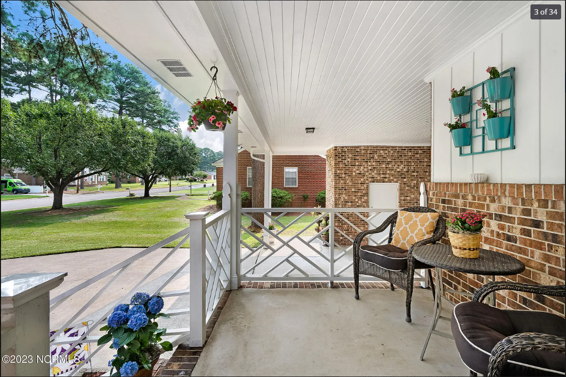 1913 Delwood Dr W #NA - Photo 3 of 15