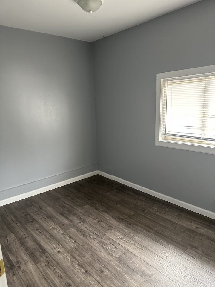 1708 Hillcrest Loop - Photo 2 of 10