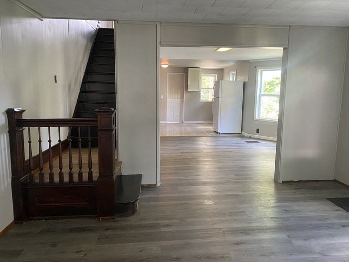 1020 Academy St - Photo 3 of 18