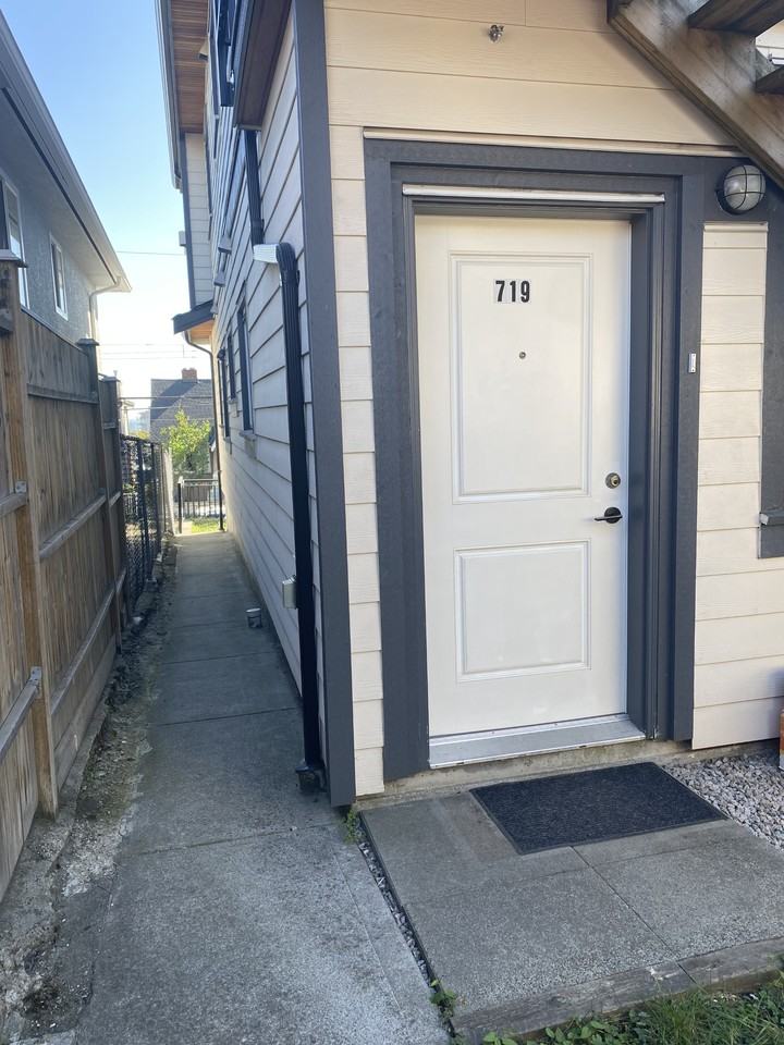 719 61st Ave E - Photo 2 of 22