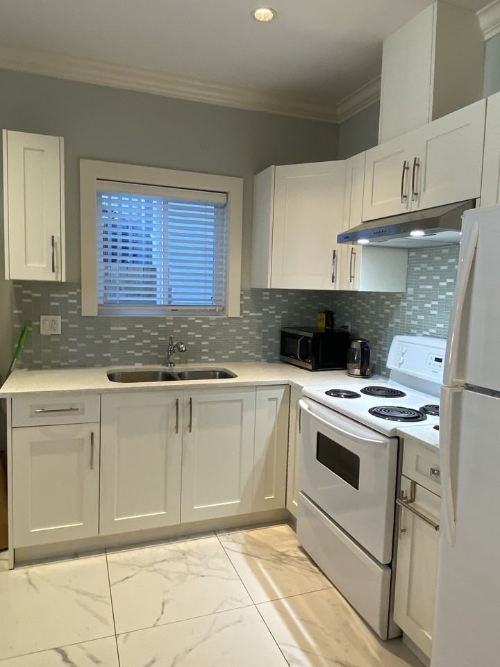 719 61st Ave E - Photo 3 of 22