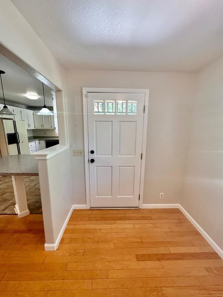 10529 Boulder St #1 - Photo 4 of 21