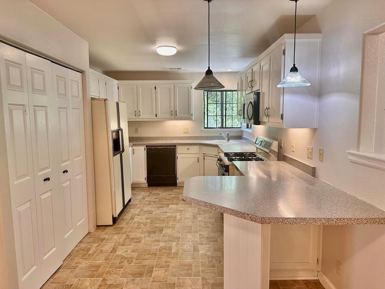 10529 Boulder St #1 - Photo 7 of 21