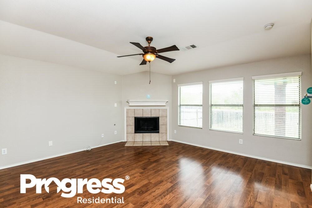 9828 Willowick Ave - Photo 3 of 16