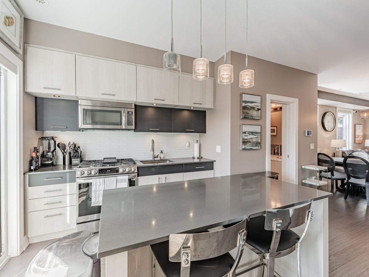 207 Manning Ave #A - Photo 3 of 10