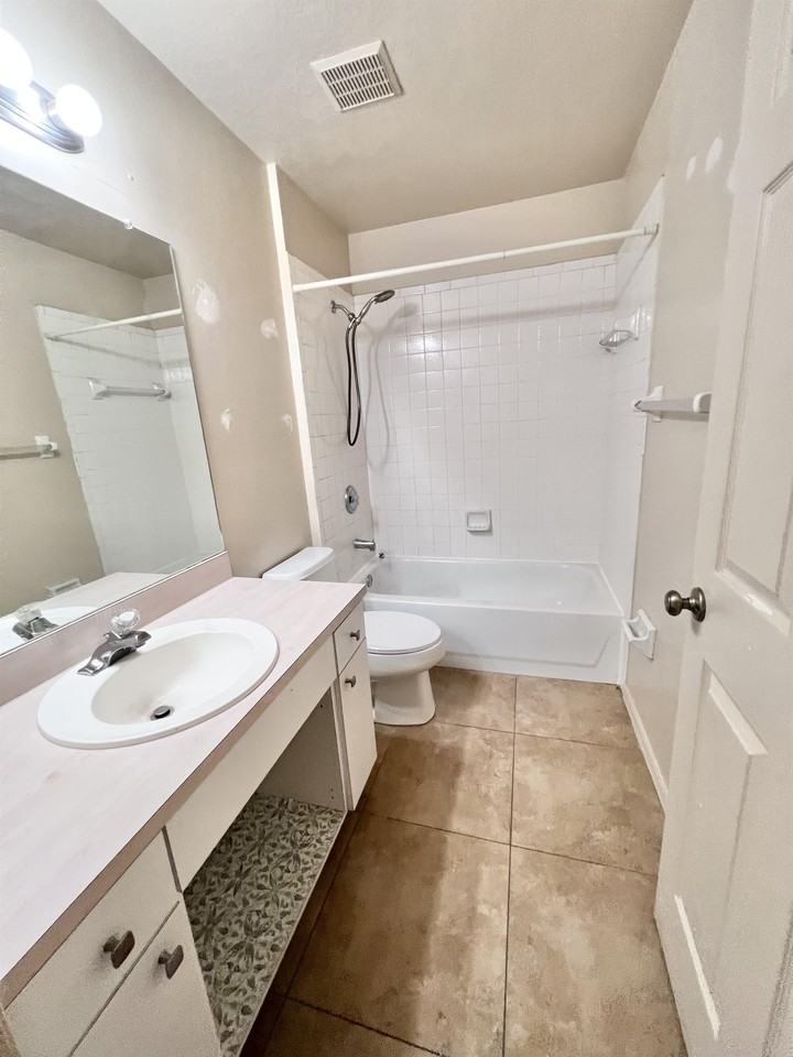 17607 Cypress Point Rd #1 - Photo 5 of 14