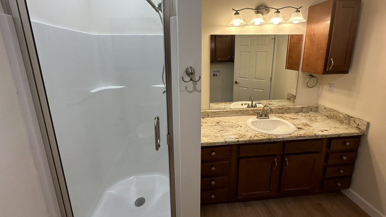 101 Fairlane St - Photo 6 of 10