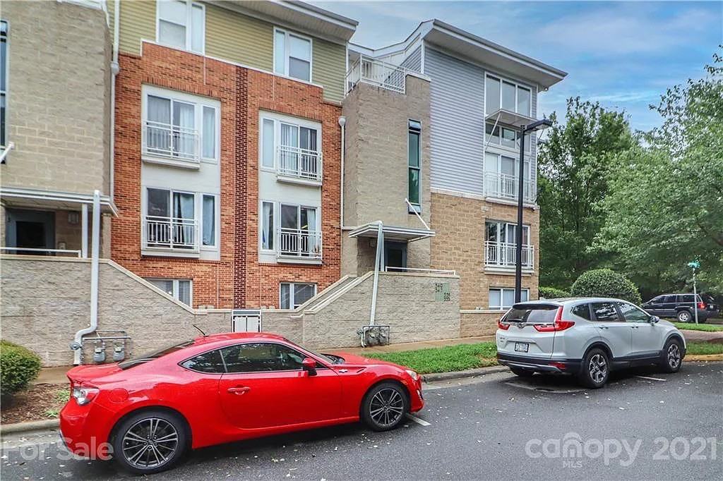 547 Donatello Ave - Photo 4 of 49