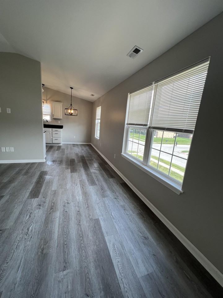 5946 Fiesta Ave #D - Photo 4 of 20