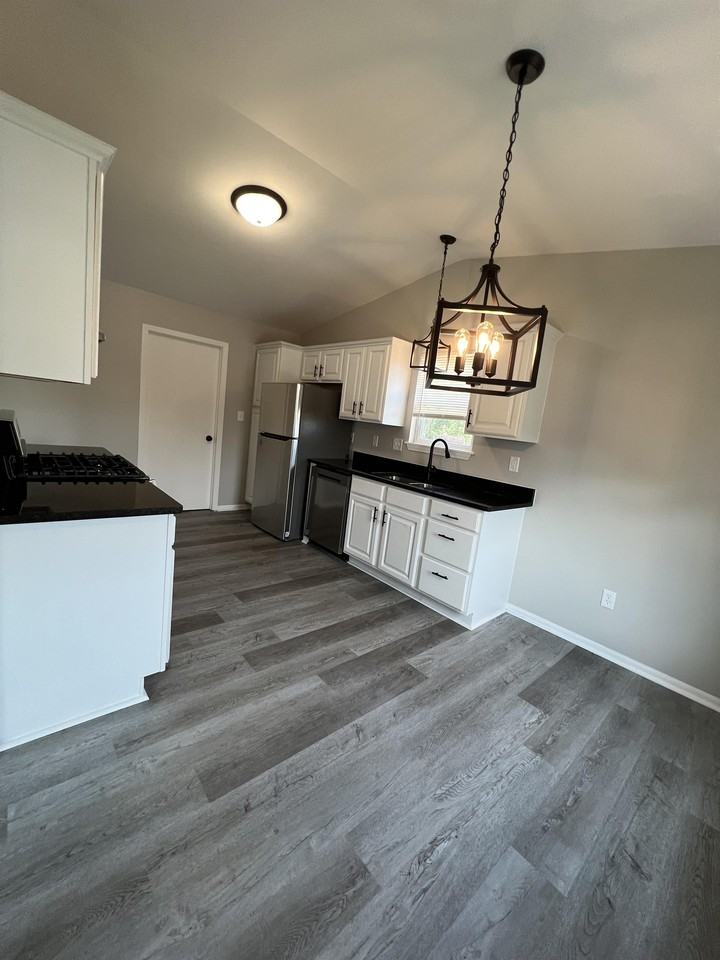 5946 Fiesta Ave #D - Photo 5 of 20