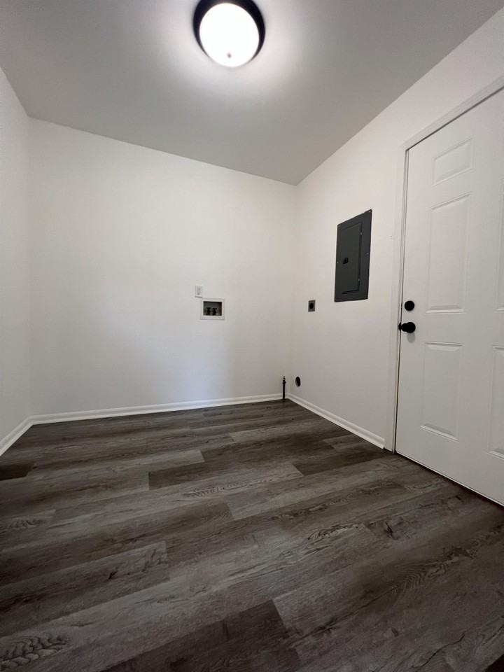 5946 Fiesta Ave #D - Photo 7 of 20