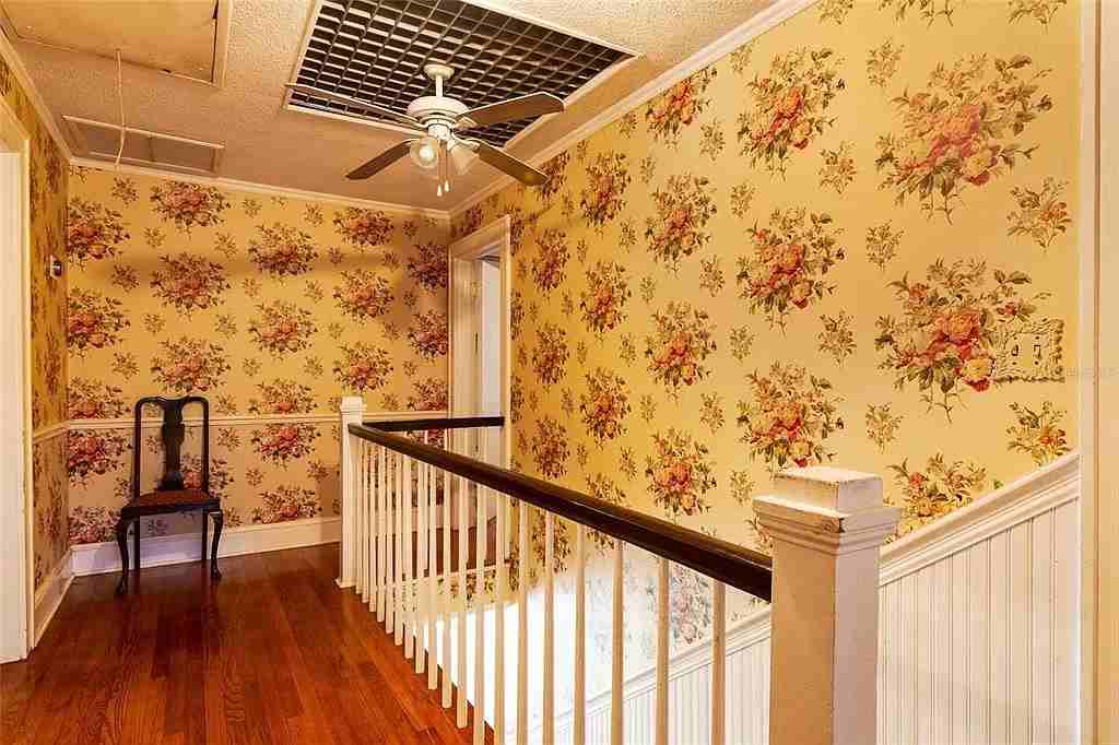 2617 Northwest 3rd Avenue - Photo 4 of 12